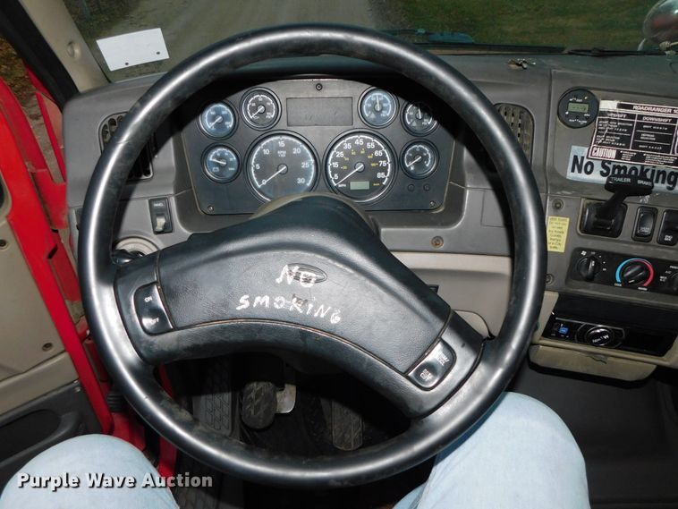 image for item DJ5834 2006 Sterling AT9500  semi truck