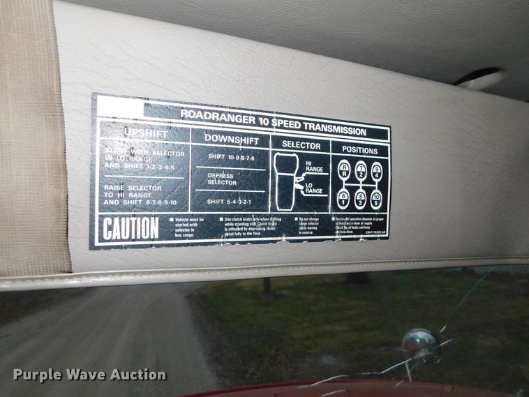 image for item DJ5834 2006 Sterling AT9500  semi truck