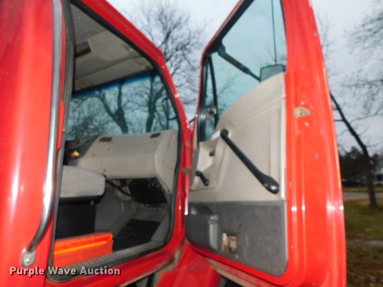 image for item DJ5834 2006 Sterling AT9500  semi truck