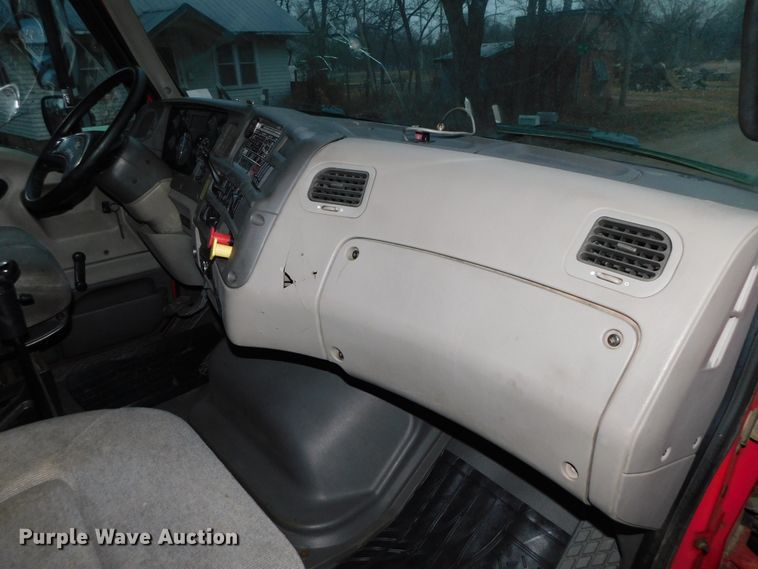 image for item DJ5834 2006 Sterling AT9500  semi truck