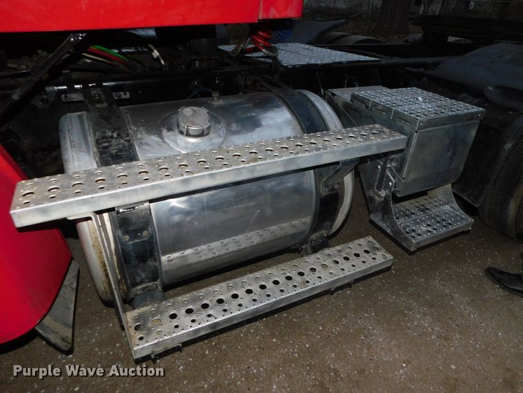 image for item DJ5834 2006 Sterling AT9500  semi truck