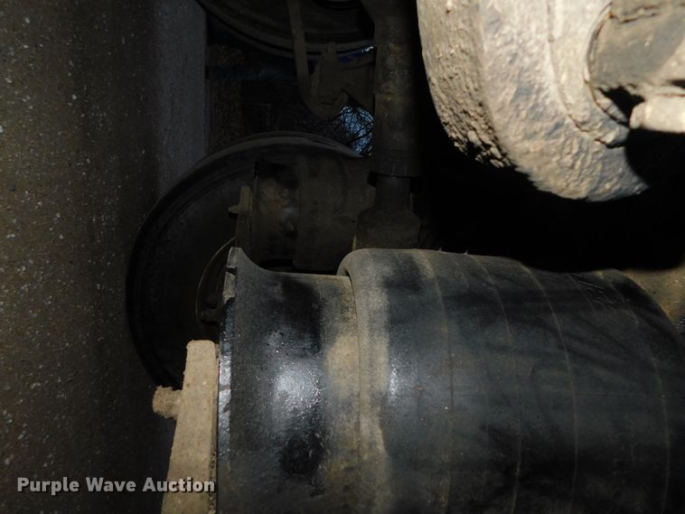 image for item DJ5834 2006 Sterling AT9500  semi truck