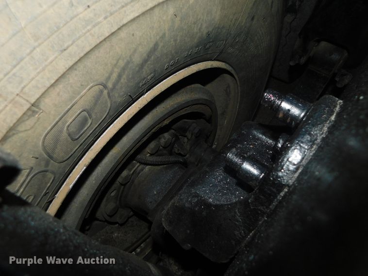 image for item DJ5834 2006 Sterling AT9500  semi truck