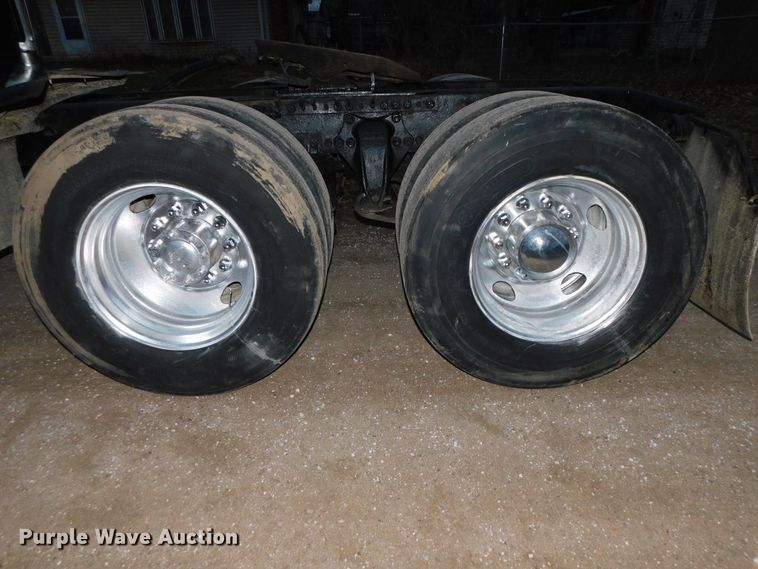 image for item DJ5834 2006 Sterling AT9500  semi truck