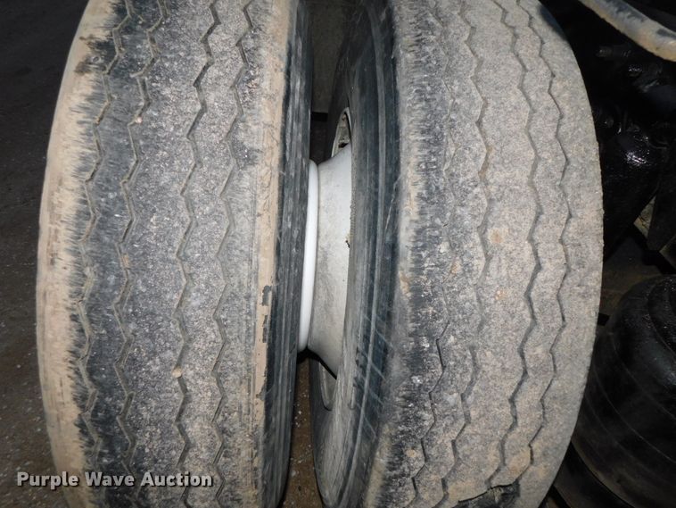 image for item DJ5834 2006 Sterling AT9500  semi truck