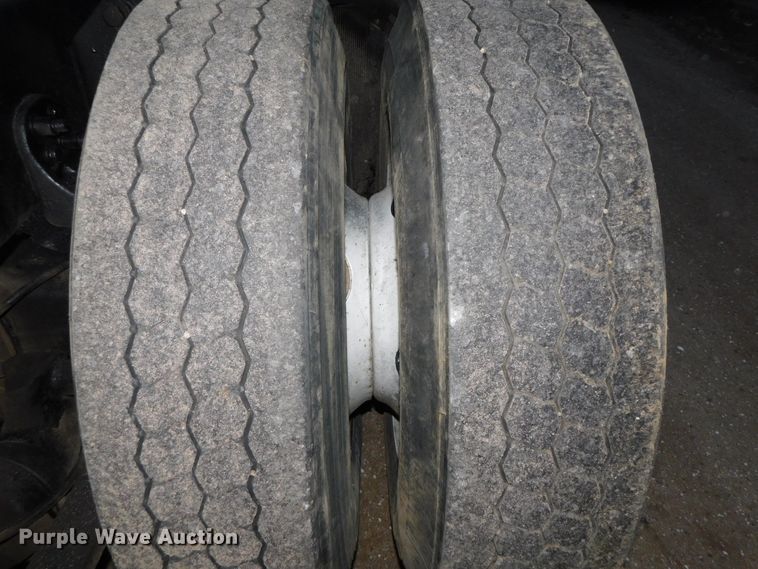 image for item DJ5834 2006 Sterling AT9500  semi truck