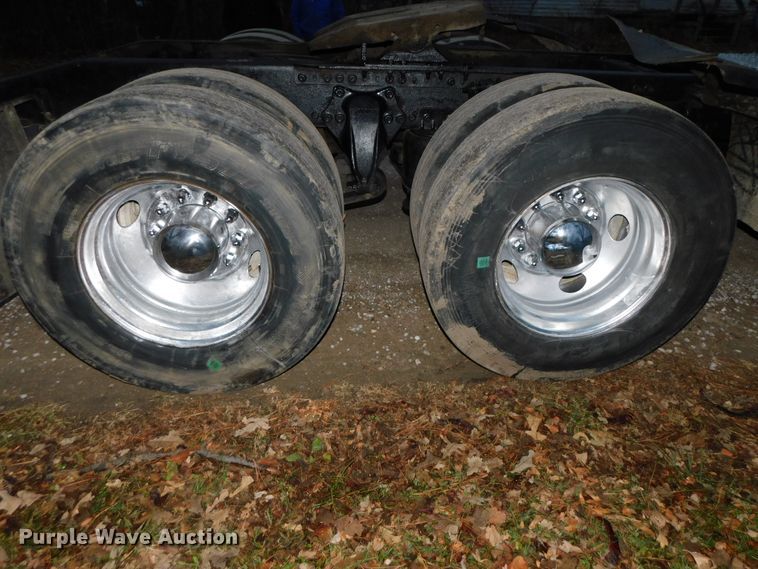 image for item DJ5834 2006 Sterling AT9500  semi truck