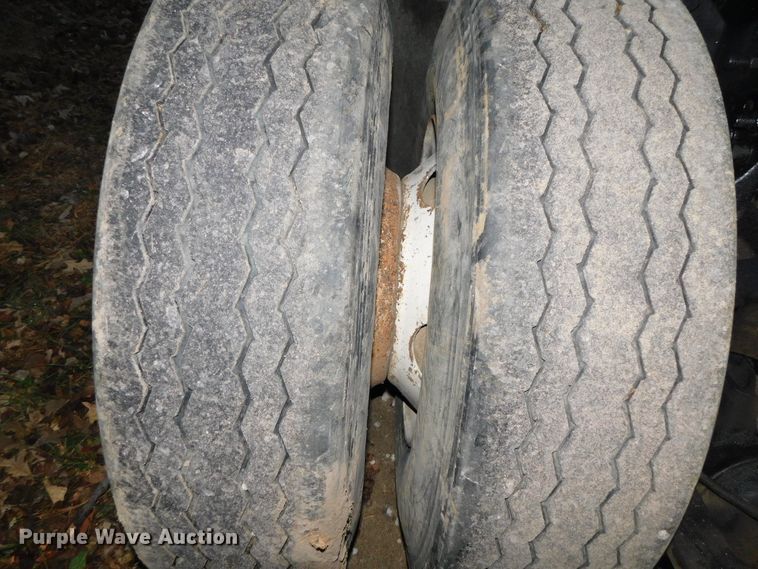 image for item DJ5834 2006 Sterling AT9500  semi truck