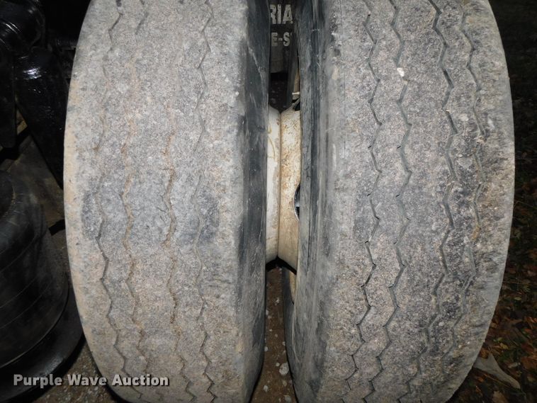 image for item DJ5834 2006 Sterling AT9500  semi truck