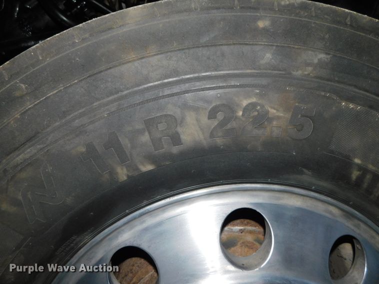 image for item DJ5834 2006 Sterling AT9500  semi truck