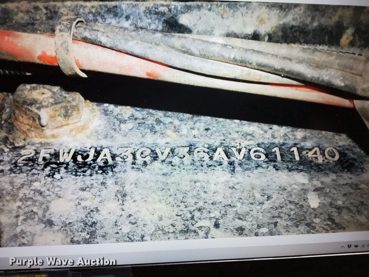 image for item DJ5834 2006 Sterling AT9500  semi truck