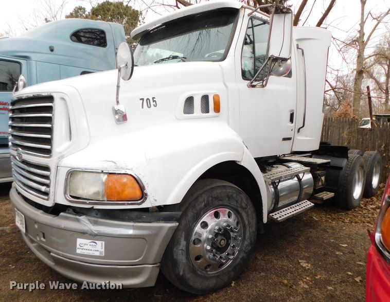 image for item DJ5835 1999 Sterling A9513  semi truck