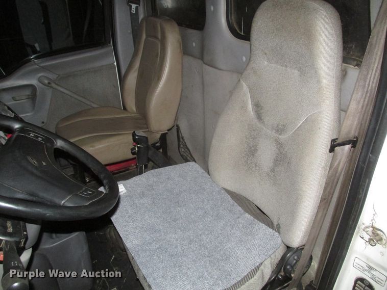 image for item DJ5835 1999 Sterling A9513  semi truck