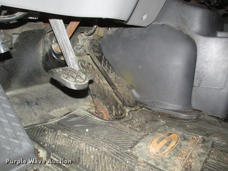 image for item DJ5835 1999 Sterling A9513  semi truck