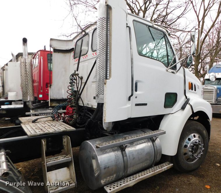 image for item DJ5835 1999 Sterling A9513  semi truck