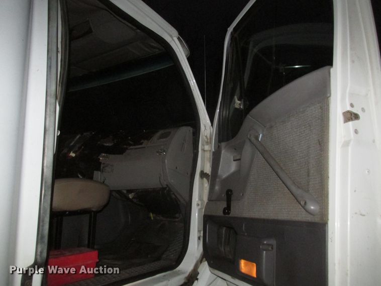 image for item DJ5835 1999 Sterling A9513  semi truck