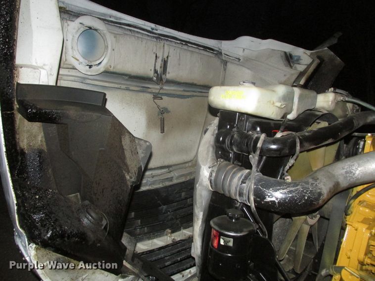 image for item DJ5835 1999 Sterling A9513  semi truck