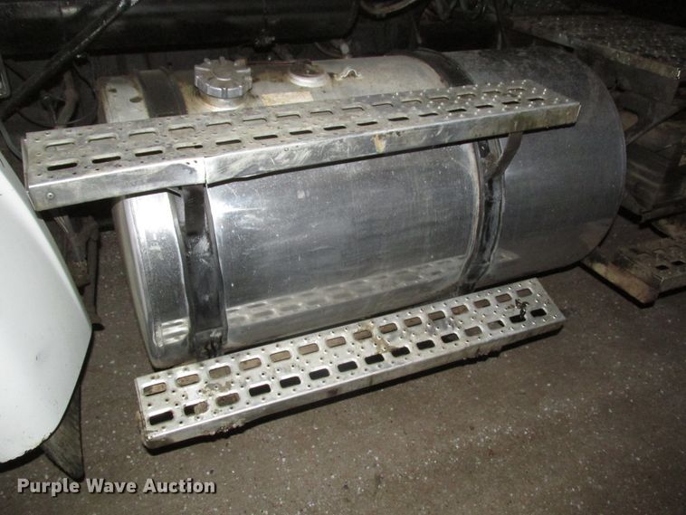 image for item DJ5835 1999 Sterling A9513  semi truck