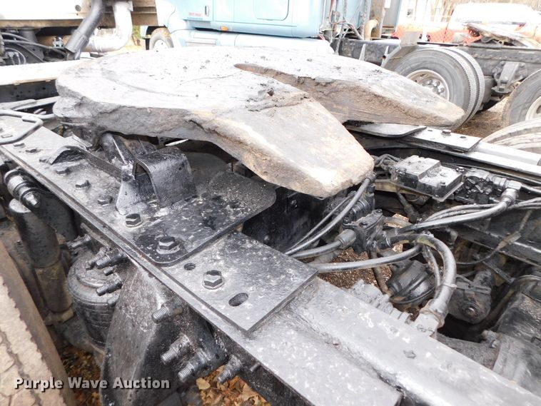 image for item DJ5835 1999 Sterling A9513  semi truck