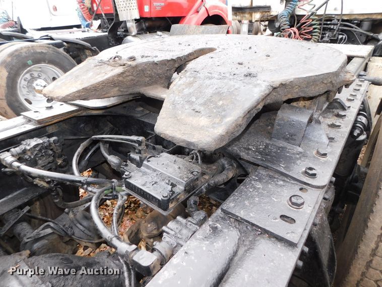 image for item DJ5835 1999 Sterling A9513  semi truck