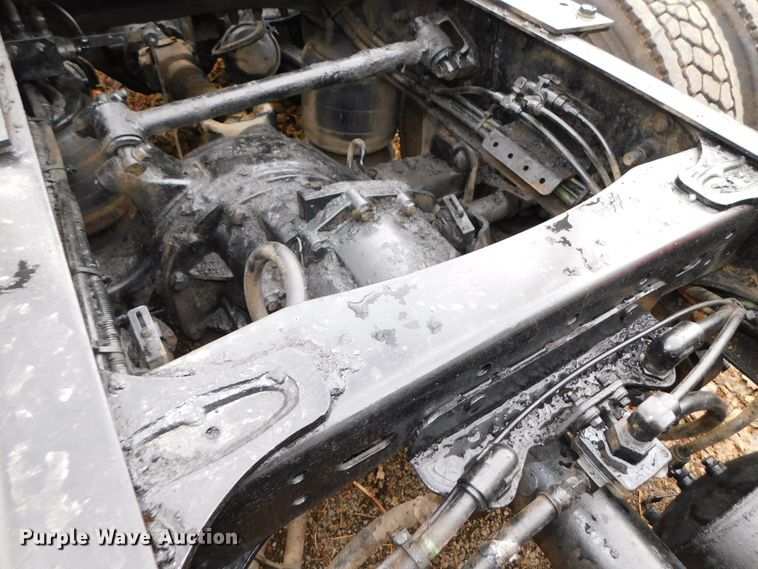 image for item DJ5835 1999 Sterling A9513  semi truck