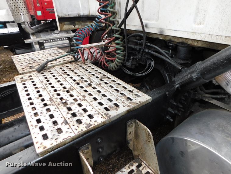 image for item DJ5835 1999 Sterling A9513  semi truck