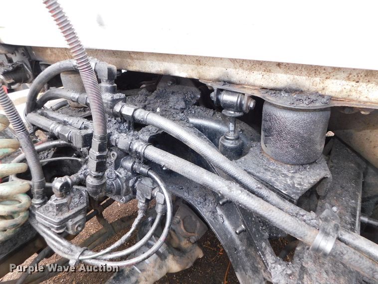 image for item DJ5835 1999 Sterling A9513  semi truck