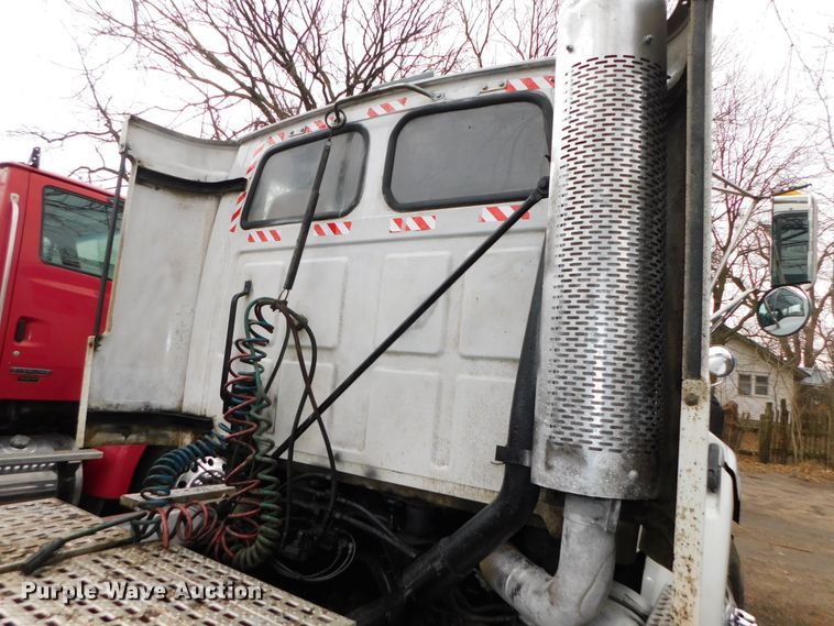 image for item DJ5835 1999 Sterling A9513  semi truck