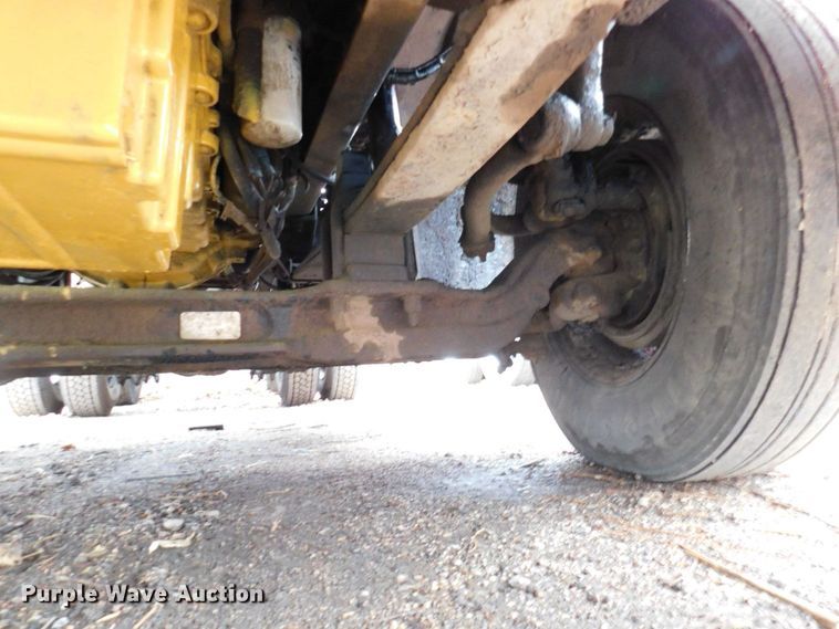 image for item DJ5835 1999 Sterling A9513  semi truck