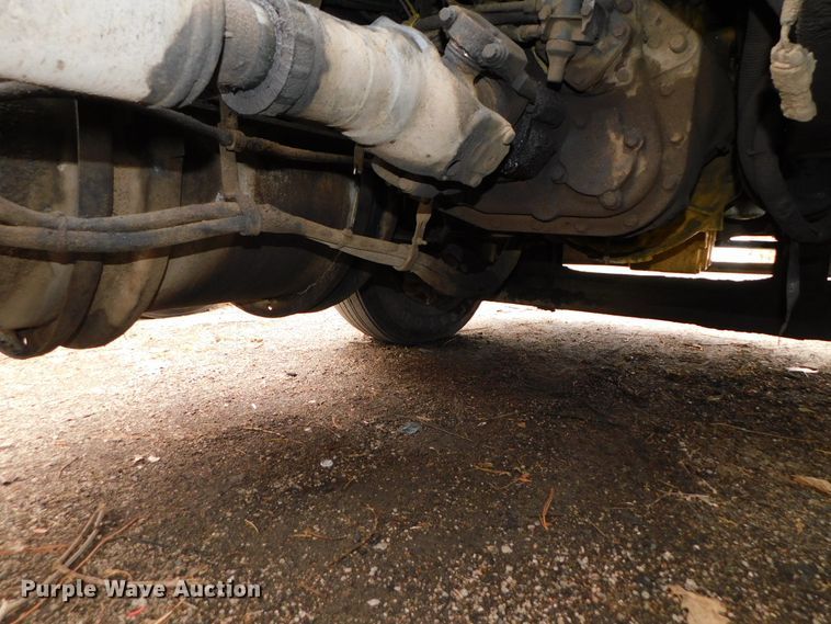 image for item DJ5835 1999 Sterling A9513  semi truck