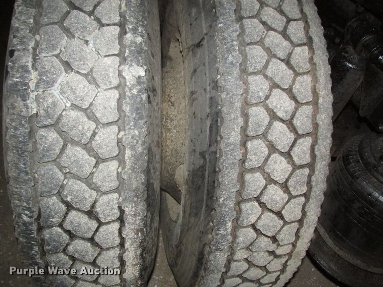 image for item DJ5835 1999 Sterling A9513  semi truck