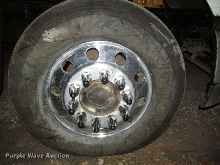 image for item DJ5835 1999 Sterling A9513  semi truck