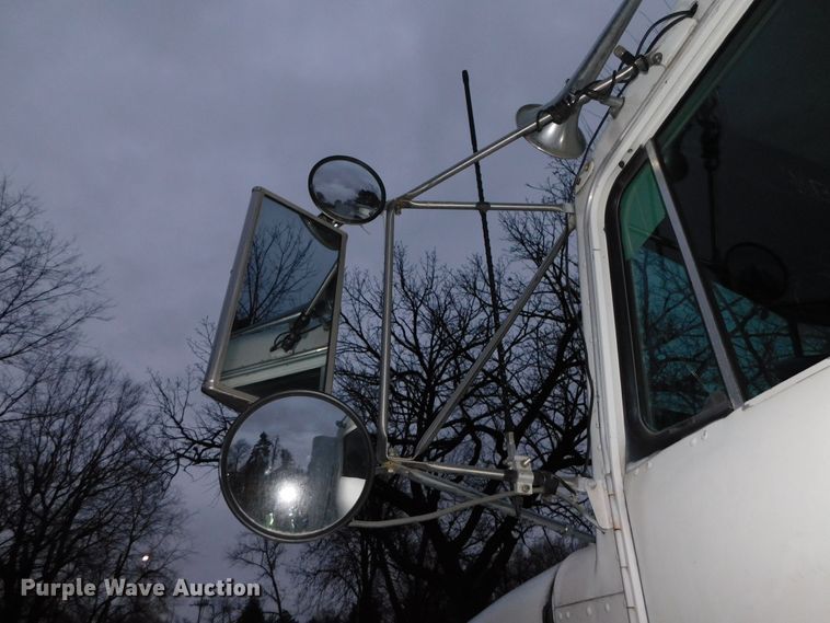 image for item DJ5836 1989 Kenworth T800  semi truck