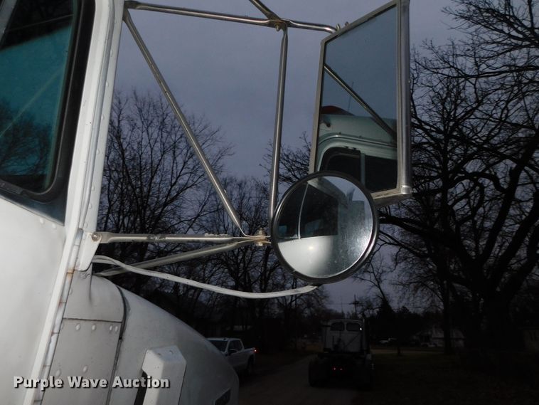 image for item DJ5836 1989 Kenworth T800  semi truck