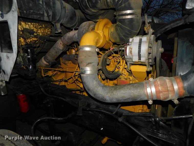 image for item DJ5836 1989 Kenworth T800  semi truck