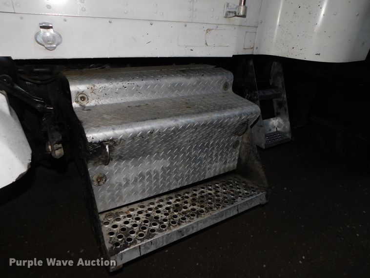 image for item DJ5836 1989 Kenworth T800  semi truck