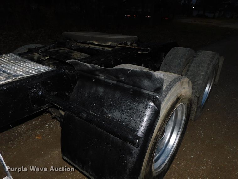 image for item DJ5836 1989 Kenworth T800  semi truck