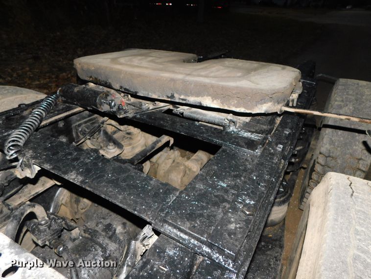 image for item DJ5836 1989 Kenworth T800  semi truck