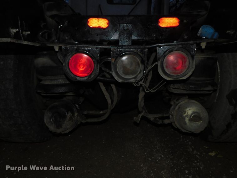 image for item DJ5836 1989 Kenworth T800  semi truck