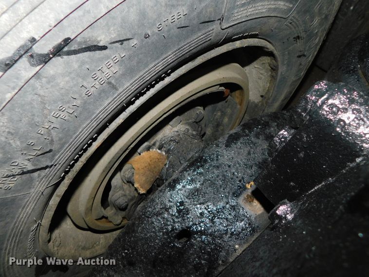 image for item DJ5836 1989 Kenworth T800  semi truck