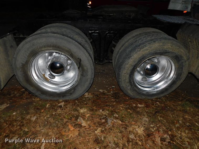 image for item DJ5836 1989 Kenworth T800  semi truck