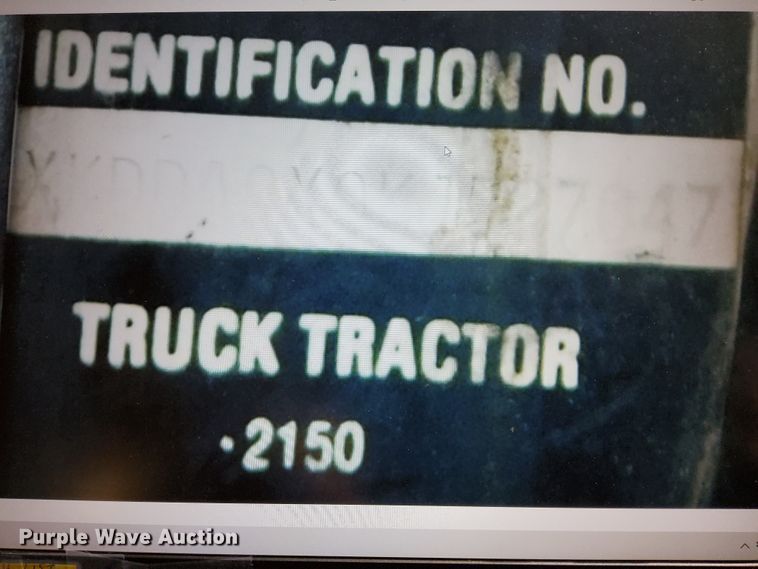 image for item DJ5836 1989 Kenworth T800  semi truck