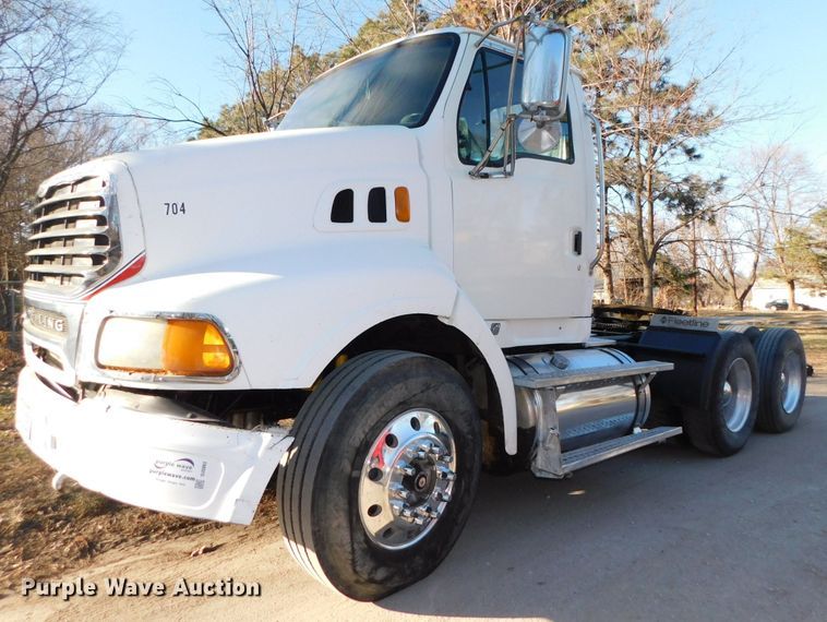 image for item DJ5863 2005 Sterling AT9500  semi truck