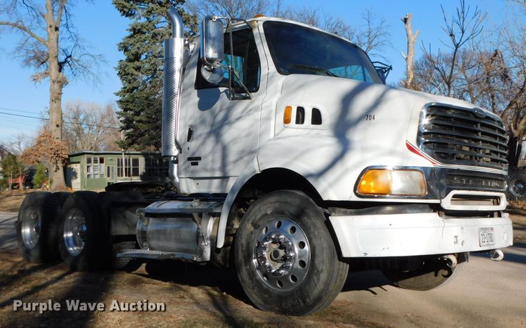image for item DJ5863 2005 Sterling AT9500  semi truck
