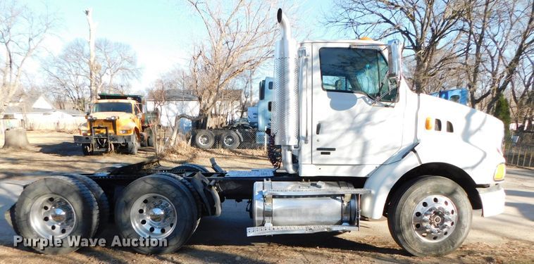 image for item DJ5863 2005 Sterling AT9500  semi truck