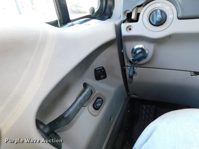 image for item DJ5863 2005 Sterling AT9500  semi truck