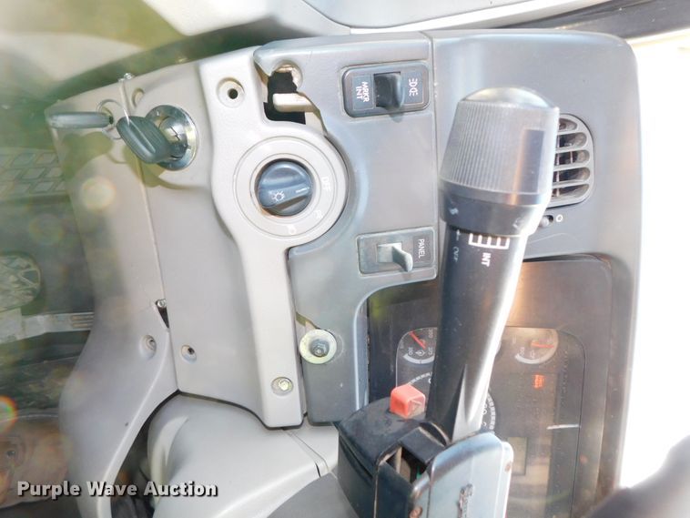 image for item DJ5863 2005 Sterling AT9500  semi truck