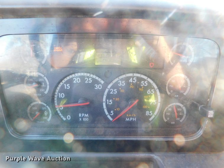 image for item DJ5863 2005 Sterling AT9500  semi truck