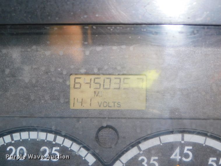 image for item DJ5863 2005 Sterling AT9500  semi truck