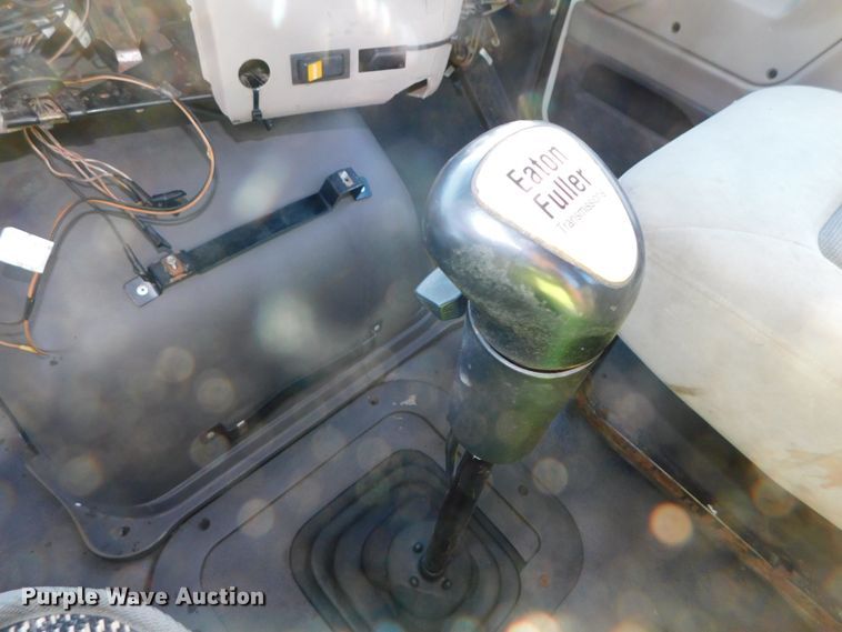 image for item DJ5863 2005 Sterling AT9500  semi truck